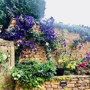 La Madigniere En Beaujolais Pierres Dorees Appartement